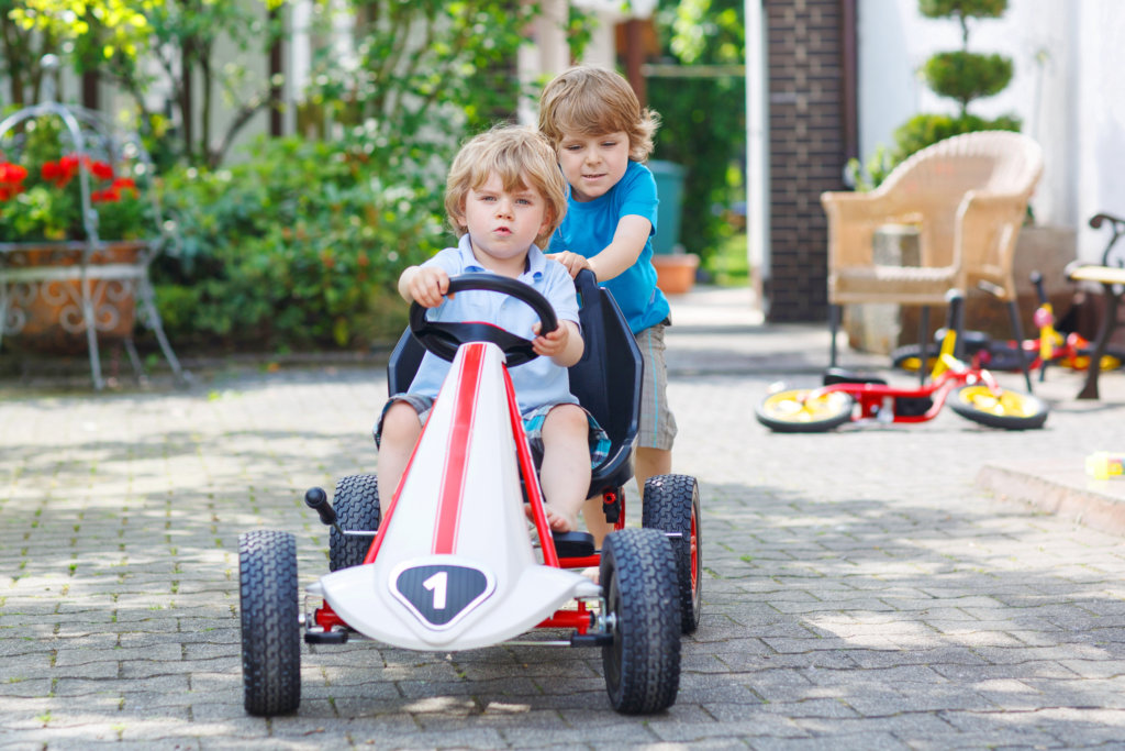 white-brothers-go-kart